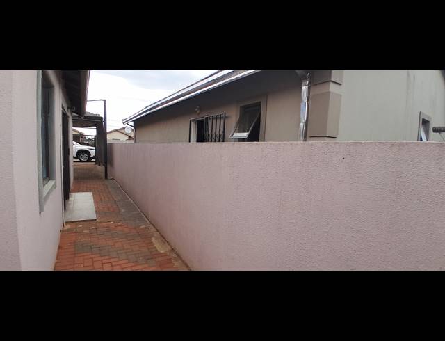 3 BEDROOM HOUSE FOR SALE IN WINDMILL PARK